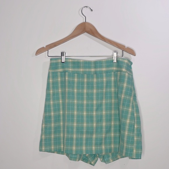 Francesca’s Collections Skort Women’s Size Medium Belly Green plaid - Picture 3 of 8